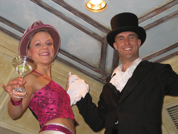 STELZENLÄUFER - WALK ACTS